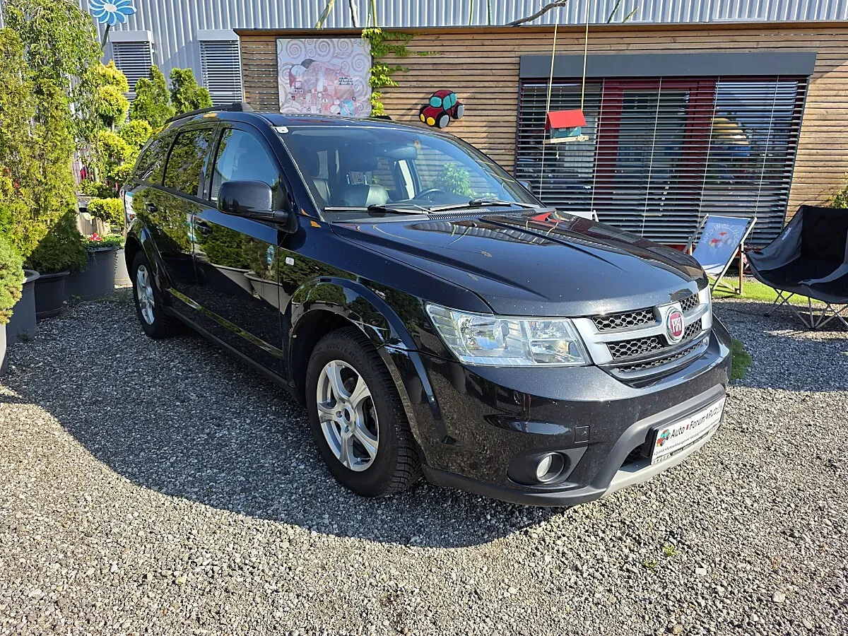 Fiat Freemont 2011 photo 2