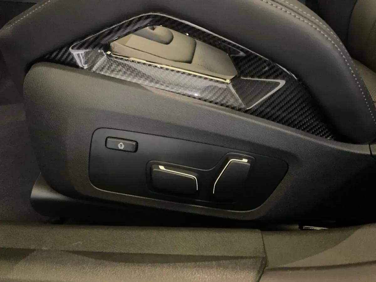 BMW 3 Series photo 3