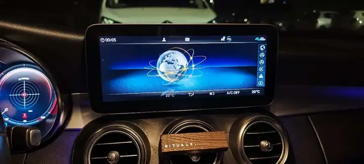 Mercedes-Benz C-Class 2019 photo 3