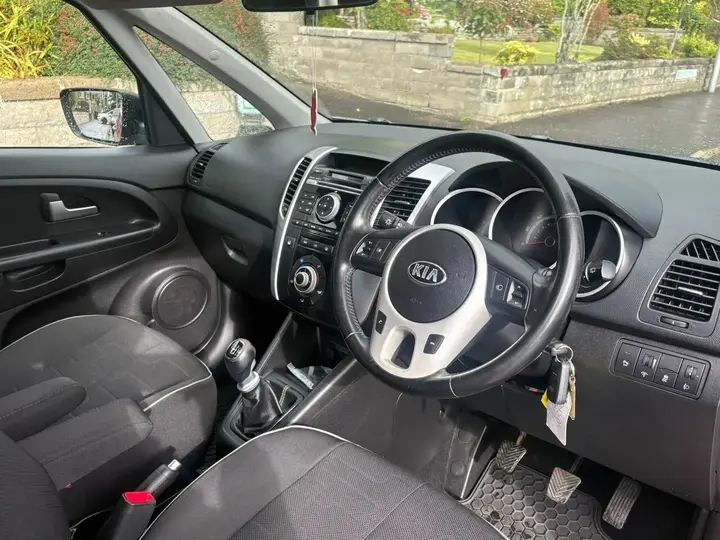 Kia Venga 2014 photo 4