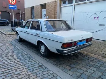 Mercedes-Benz 200D 1983 photo 2