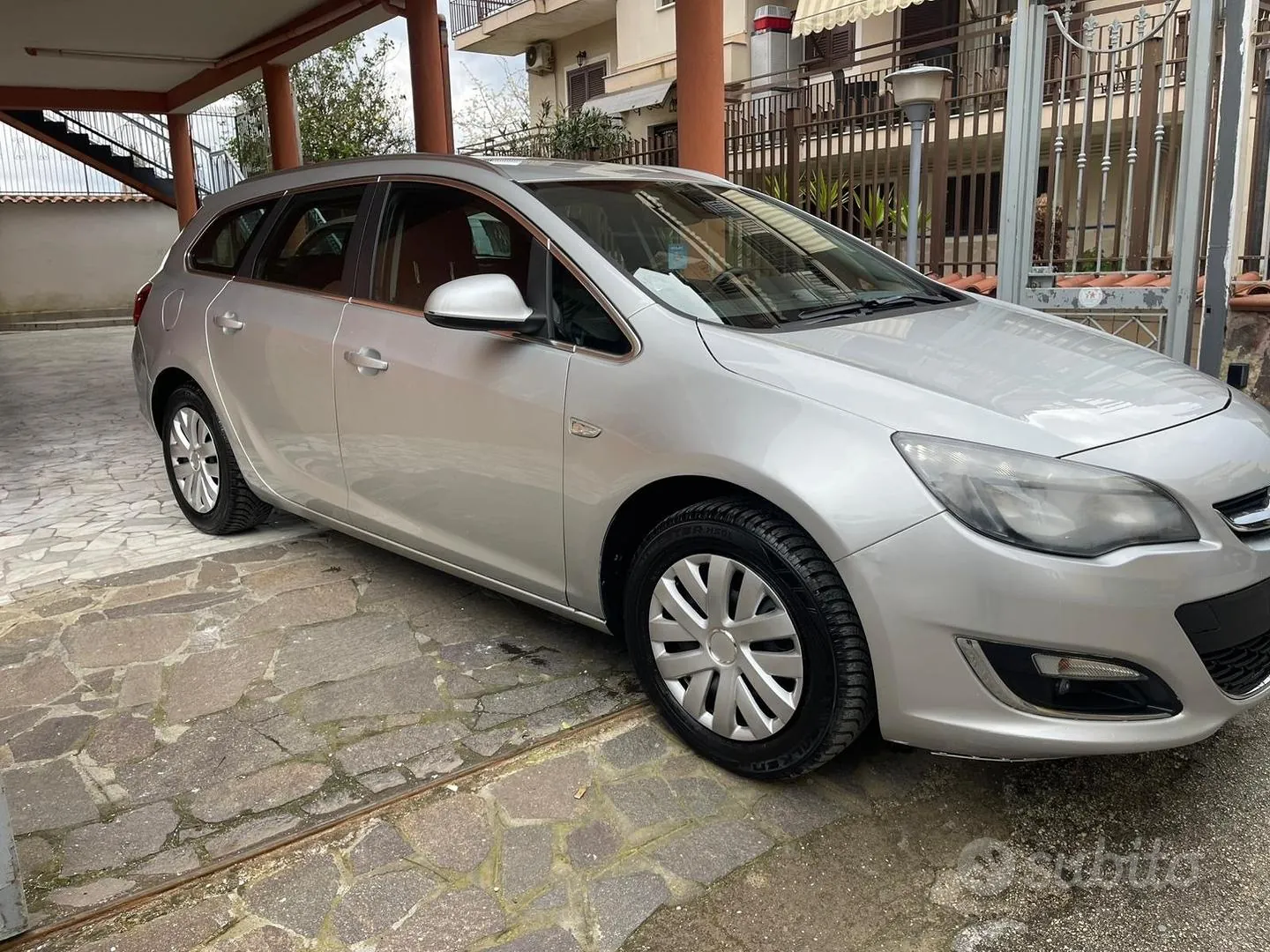 Opel Astra 2015 photo 2