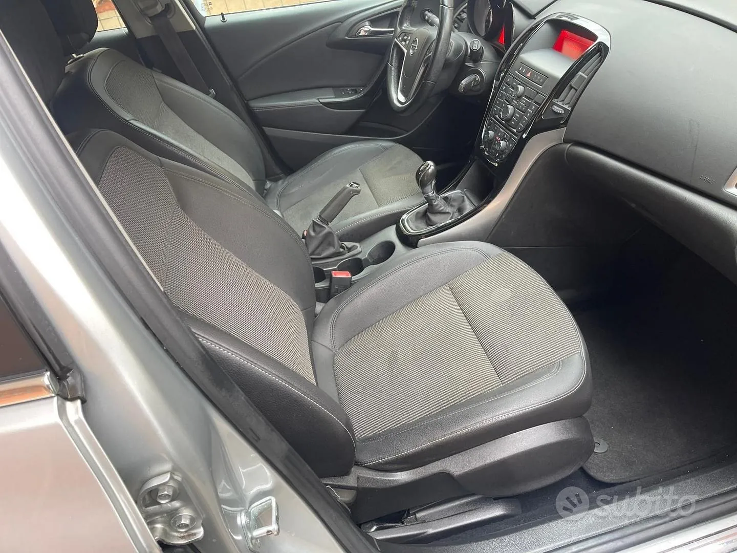 Opel Astra 2015 photo 4