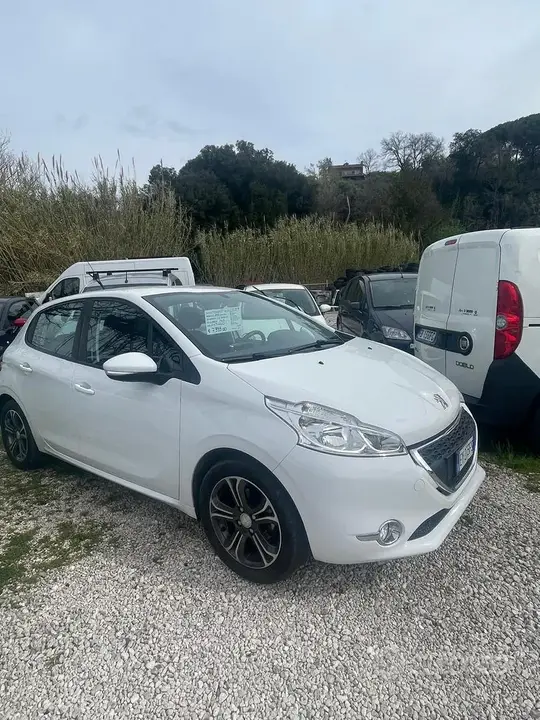 Peugeot 208 2015 photo 4