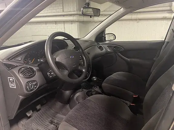 Ford Focus 1999 photo 5