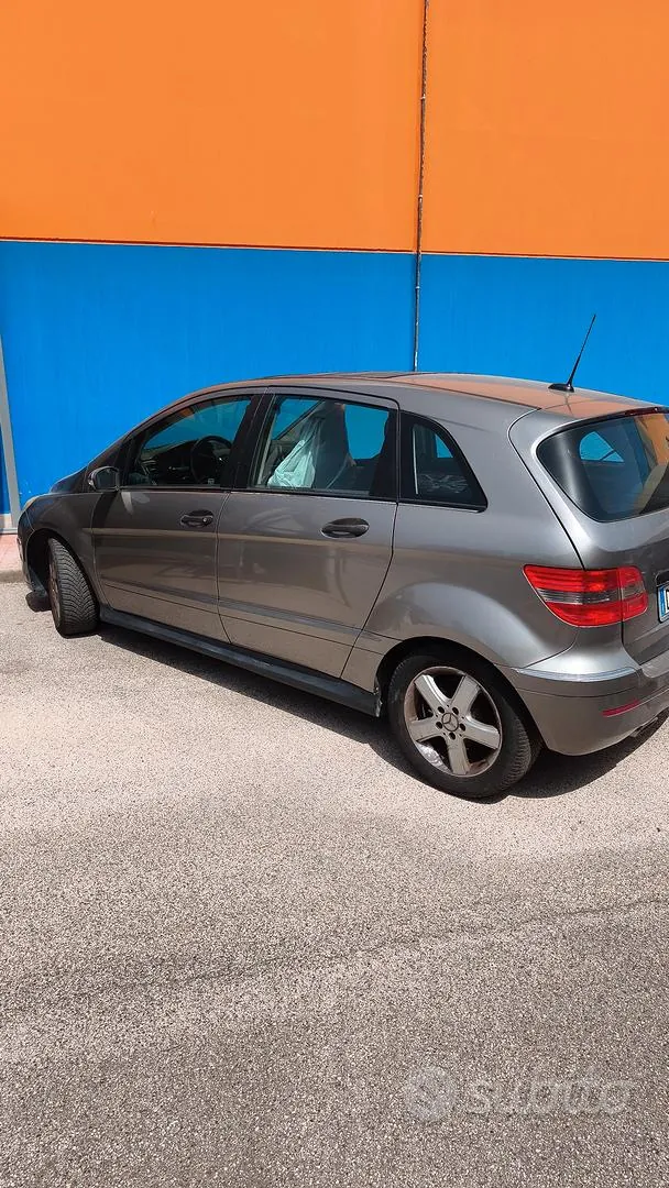 Mercedes-Benz B 2006 photo 3