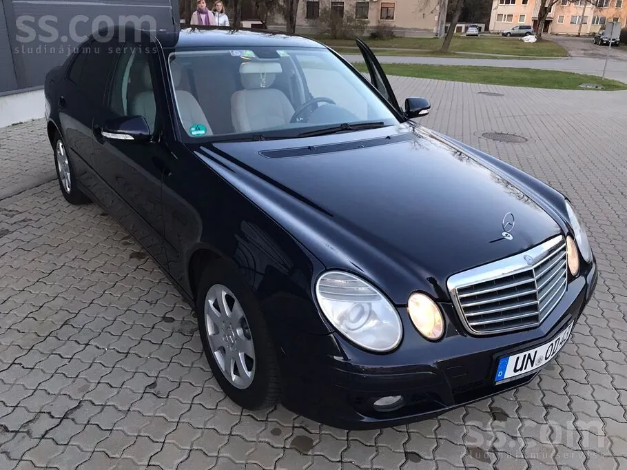 Mercedes-Benz E280 2006 photo 2