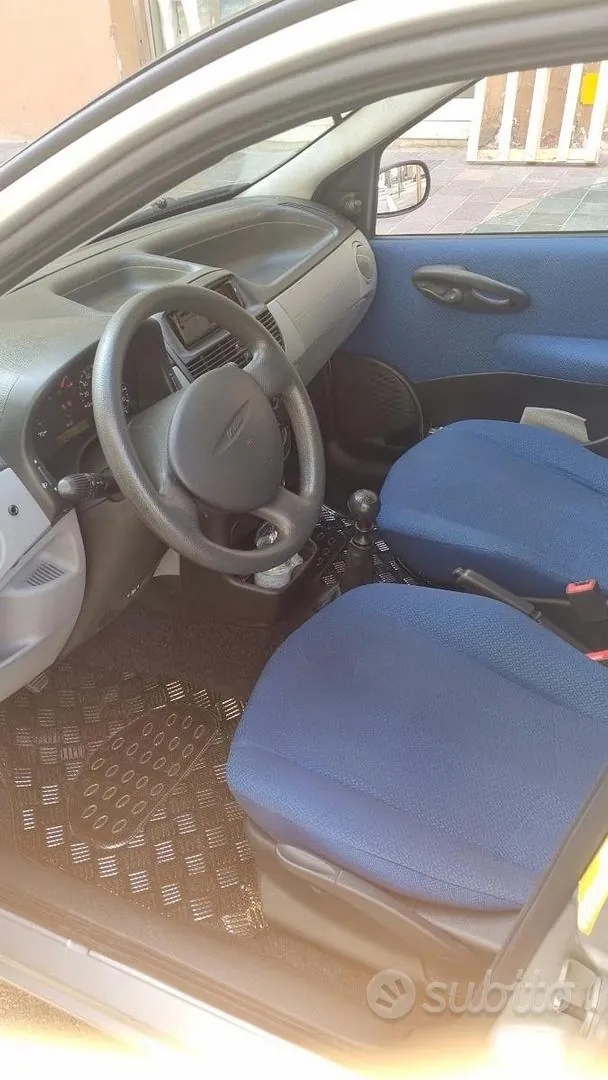 Fiat Punto 2001 photo 4