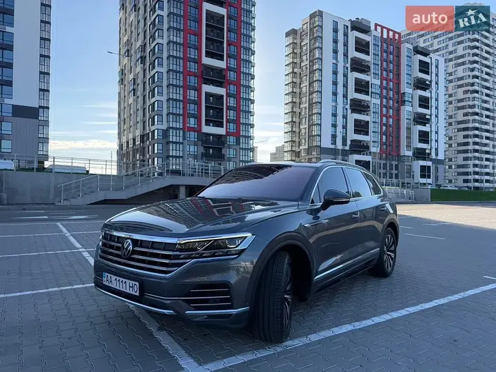 Volkswagen Touareg 2022 photo 2