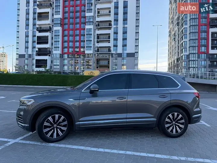 Volkswagen Touareg 2022 photo 3