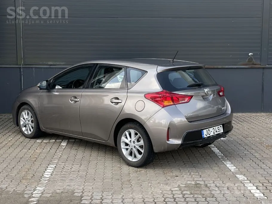 Toyota Auris 2014 photo 4