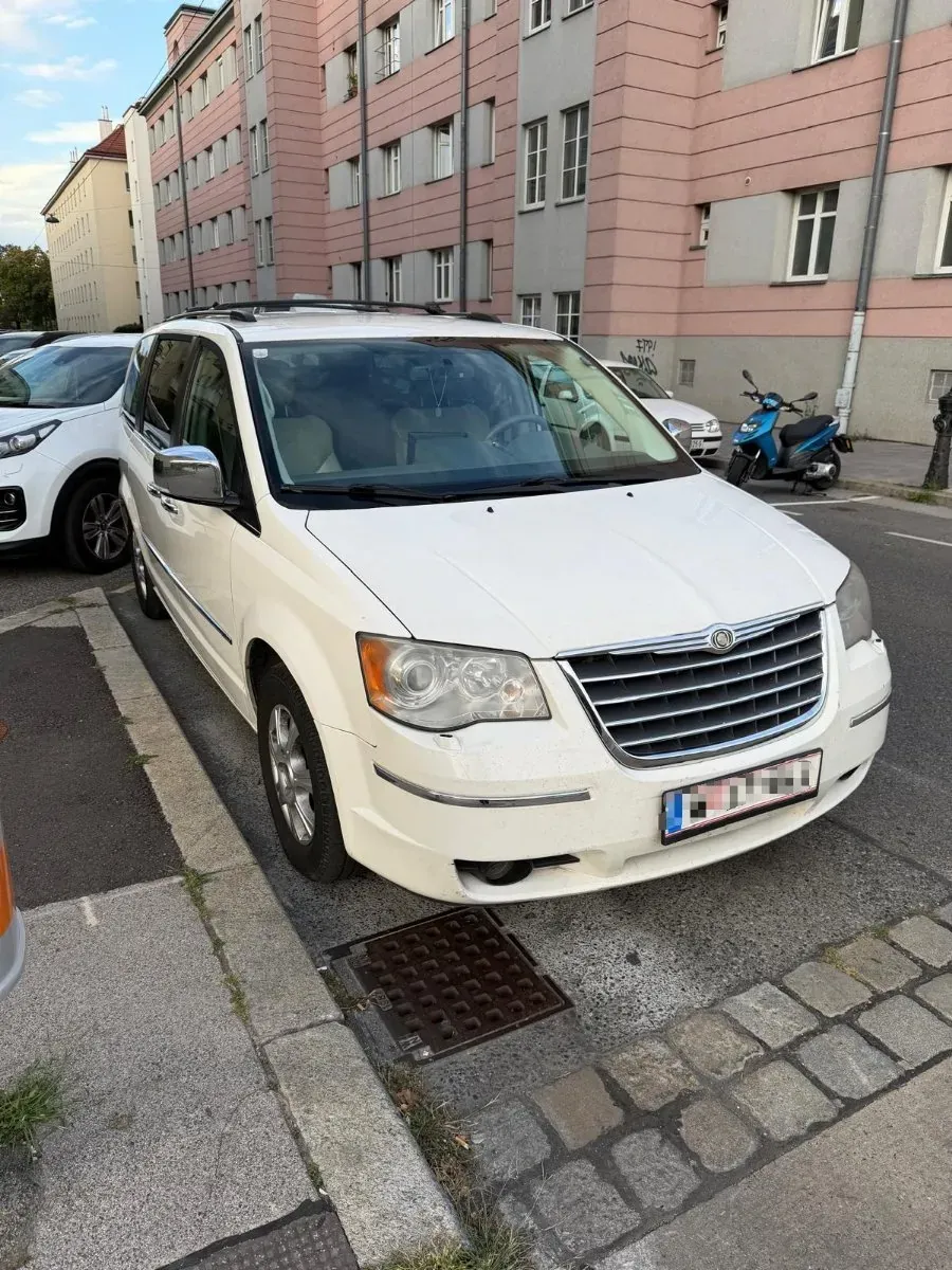 Chrysler Voyager 2008 photo 3