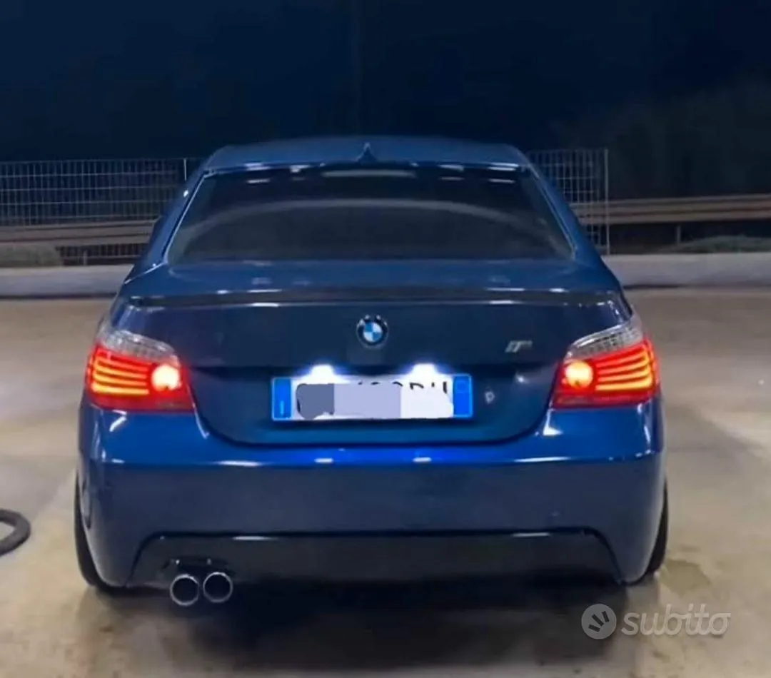 BMW 5 Series 2004 photo 2