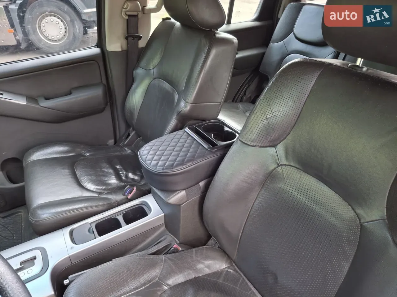 Nissan Pathfinder 2005 photo 2