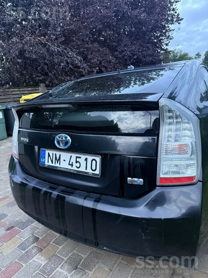 Toyota Prius 2010 photo 2
