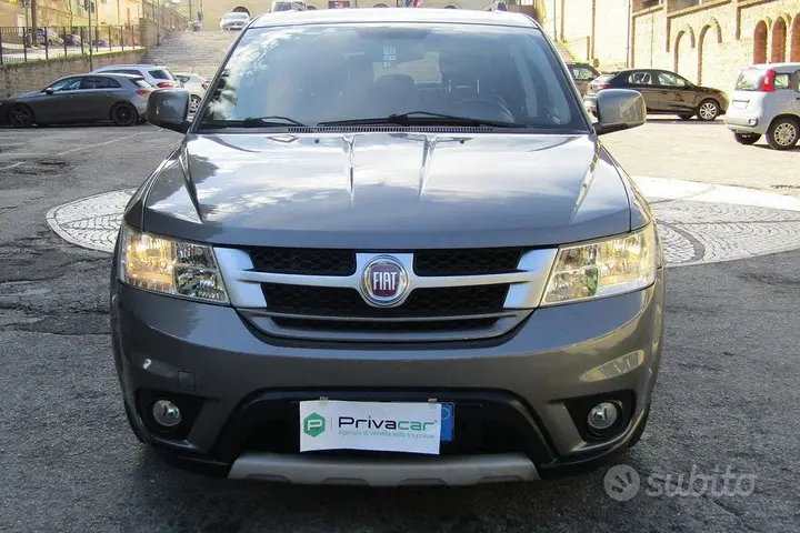 Fiat Freemont 2011 photo 2