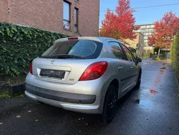 Peugeot 207 2008 photo 3