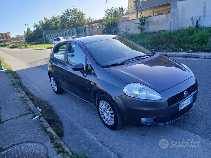 Fiat Grande Punto 2007 photo 2