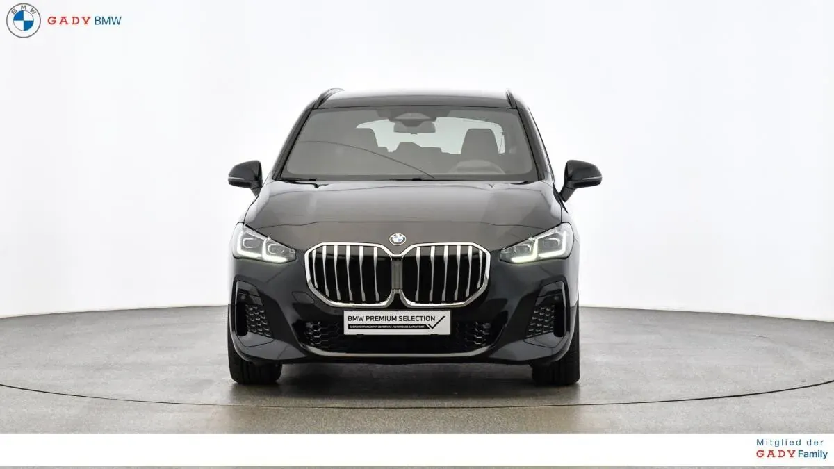 BMW 2 Series 2025 photo 2