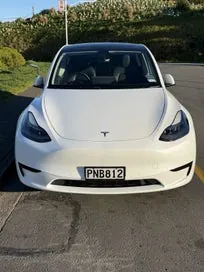 Tesla Model Y 2022 photo 2