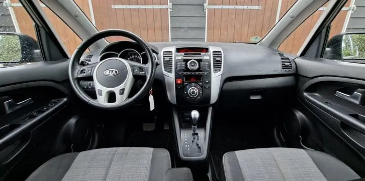 Kia Venga 2012 photo 3