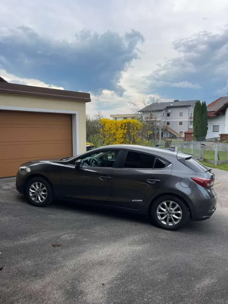 Mazda Mazda3 2018 photo 3