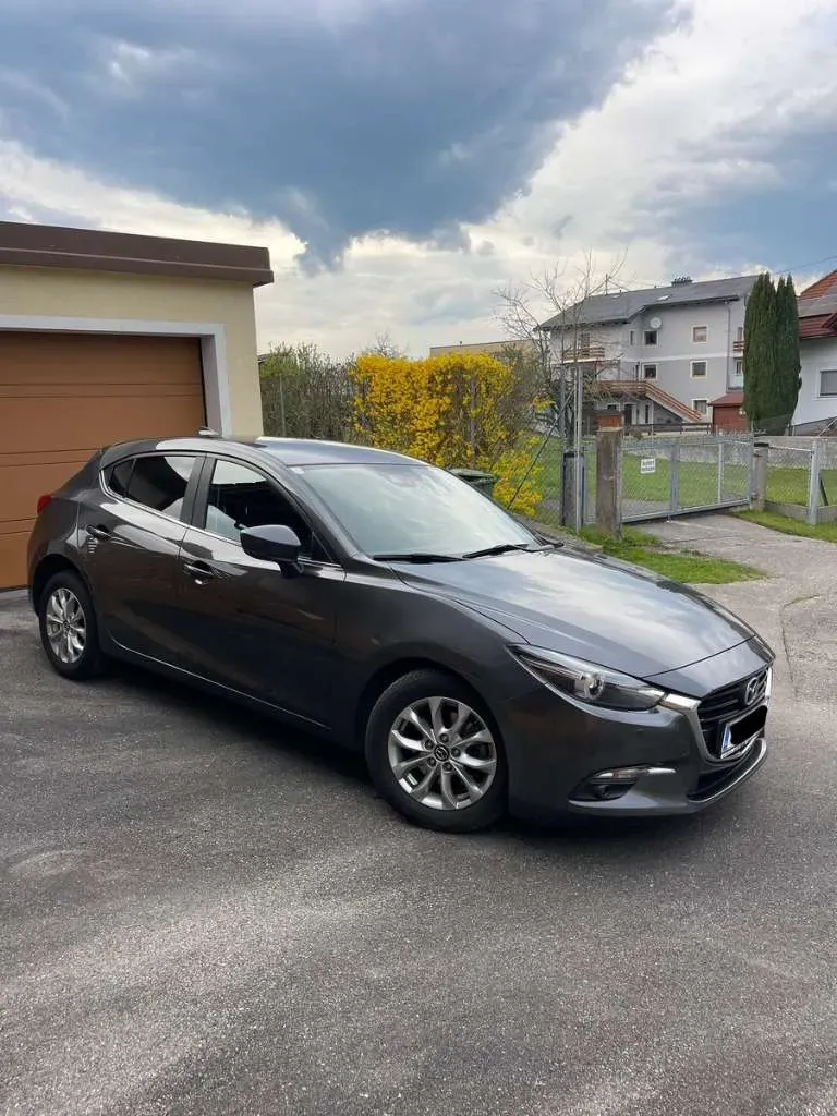 Mazda Mazda3 2018 photo 2