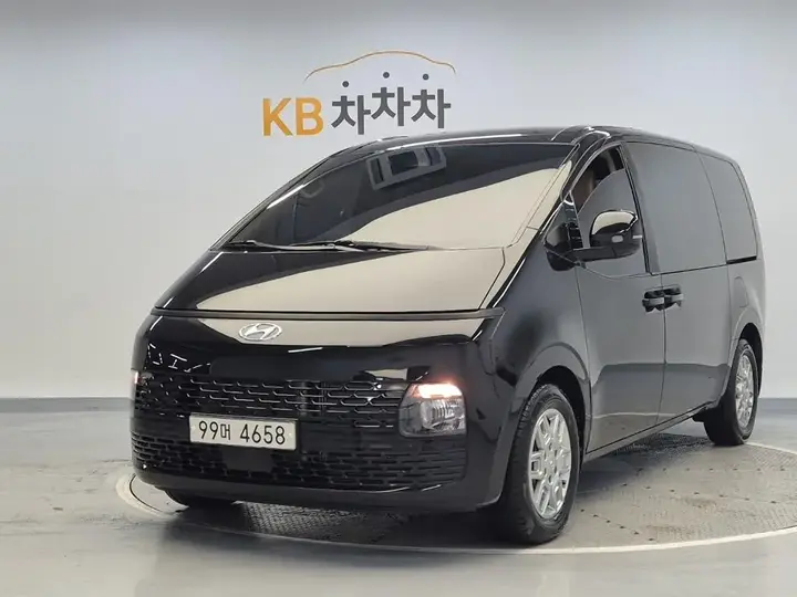 Hyundai Staria