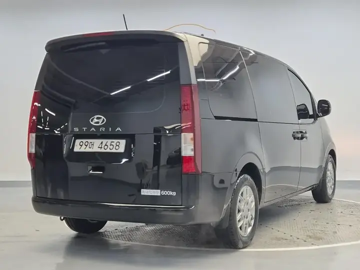 Hyundai Staria 2024 photo 3