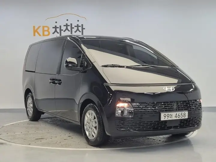 Hyundai Staria 2024 photo 4
