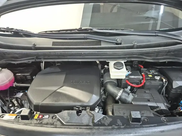 Hyundai Staria 2024 photo 5