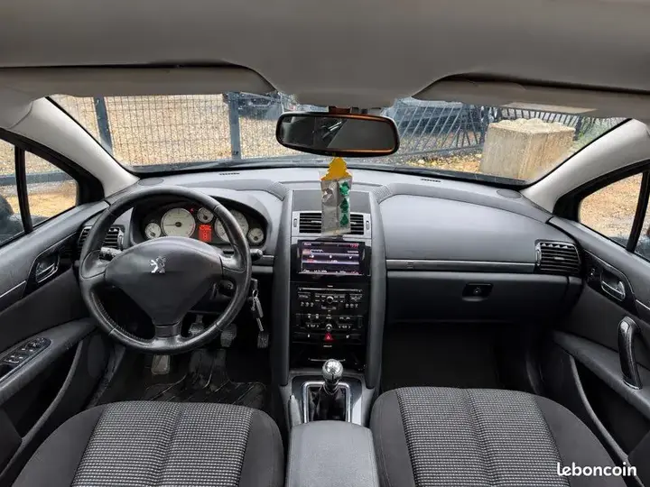 Peugeot 407 2010 photo 4