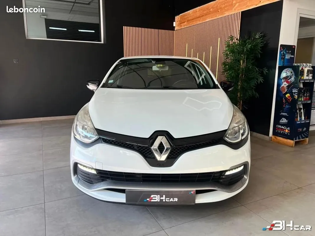 Renault Clio 2014 photo 2