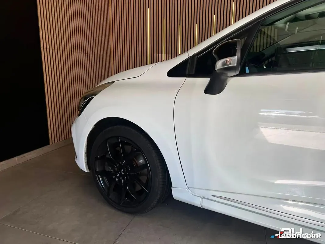 Renault Clio 2014 photo 4