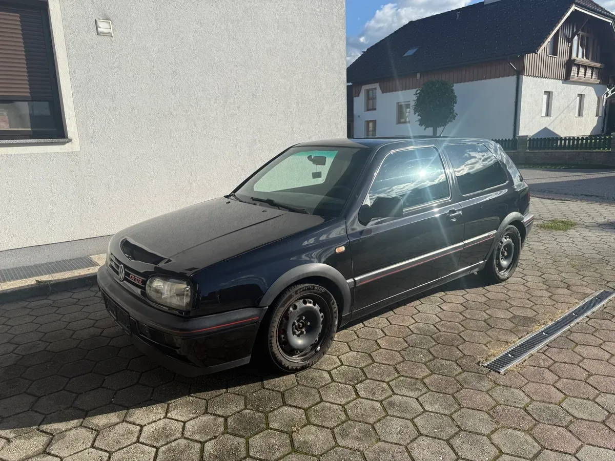 Volkswagen Golf 1996 photo 2
