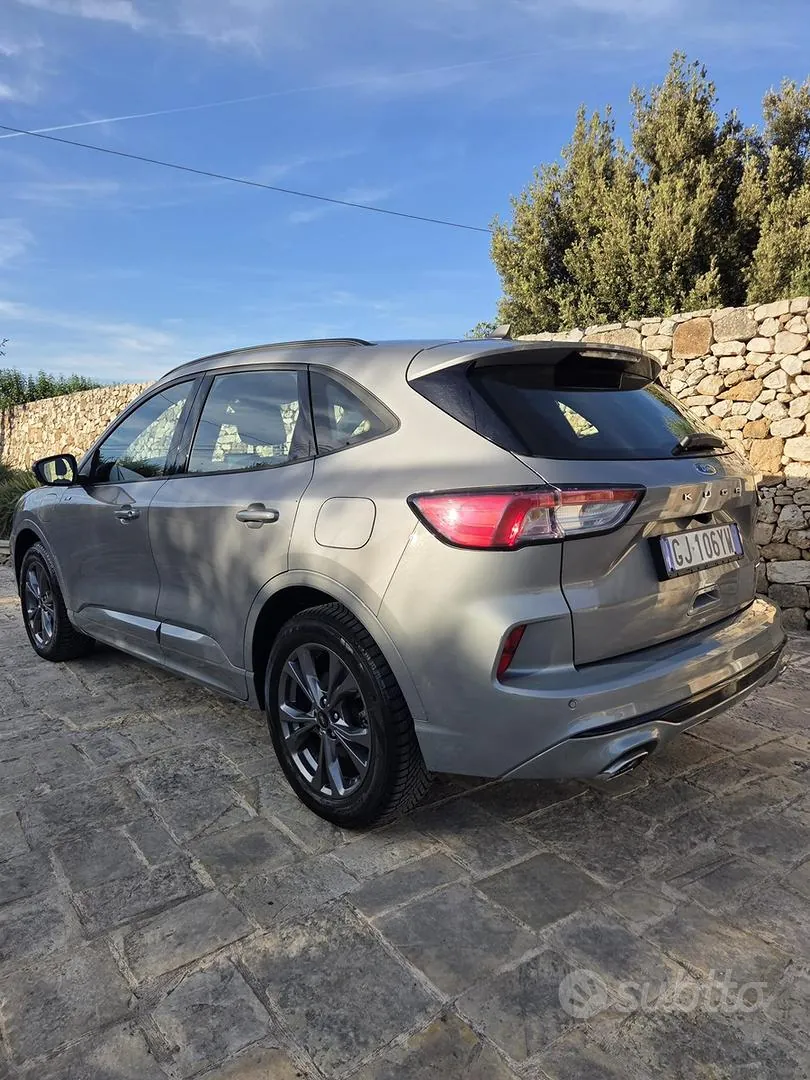 Ford Kuga 2022 photo 2