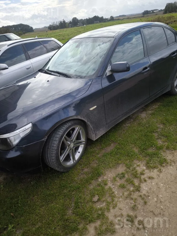 BMW 530 2003 photo 2