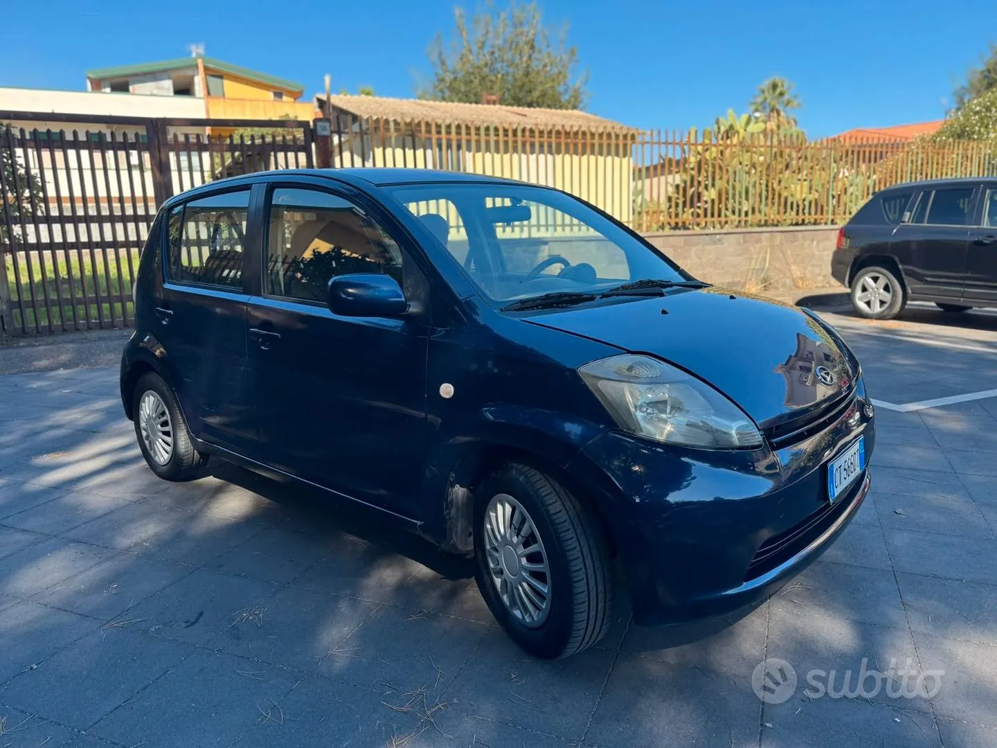 Daihatsu Sirion 2005 photo 2