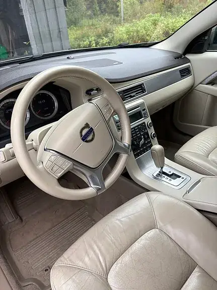 Volvo Xc70 2010 photo 2