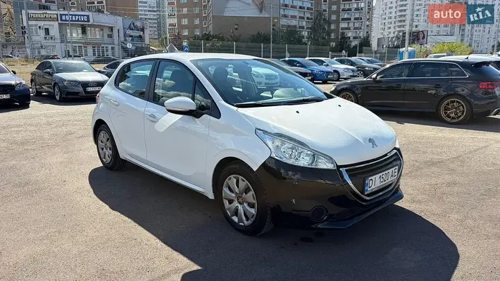 Peugeot 208