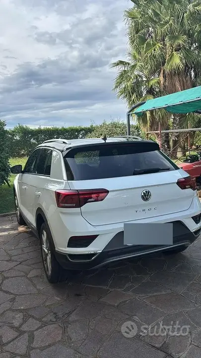 Volkswagen T-Roc 2019 photo 2