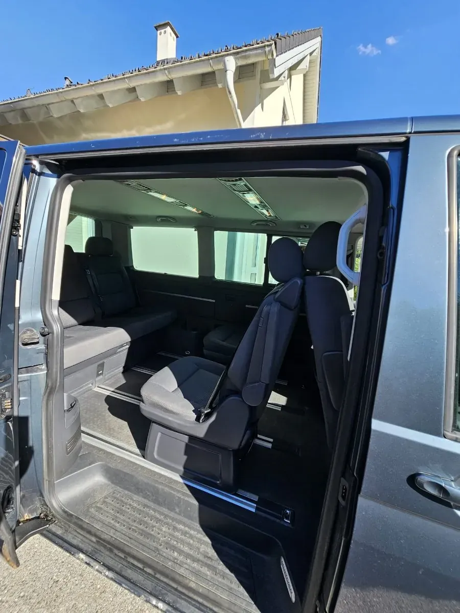Volkswagen Multivan 2009 photo 3