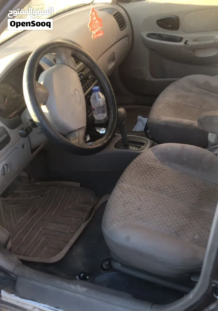 Hyundai Verna 2010 photo 2
