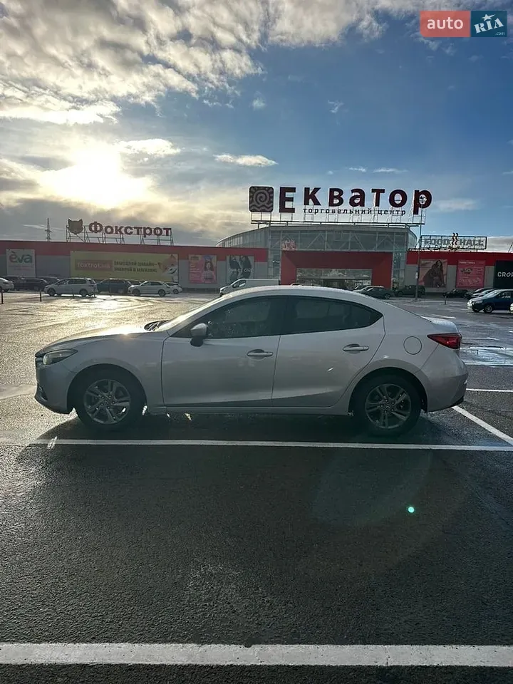 Mazda 3 2017 photo 3