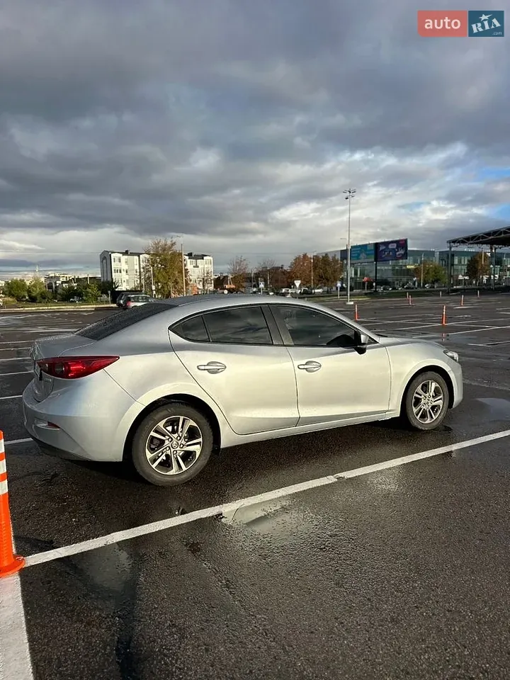 Mazda 3 2017 photo 4