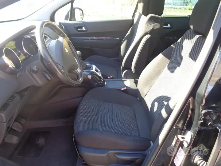 Peugeot 5008 2011 photo 5