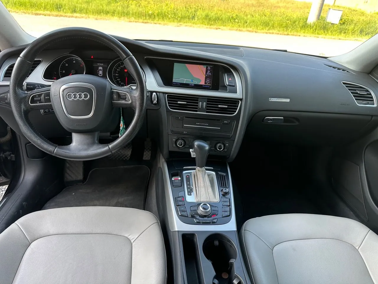 Audi A5 2010 photo 5