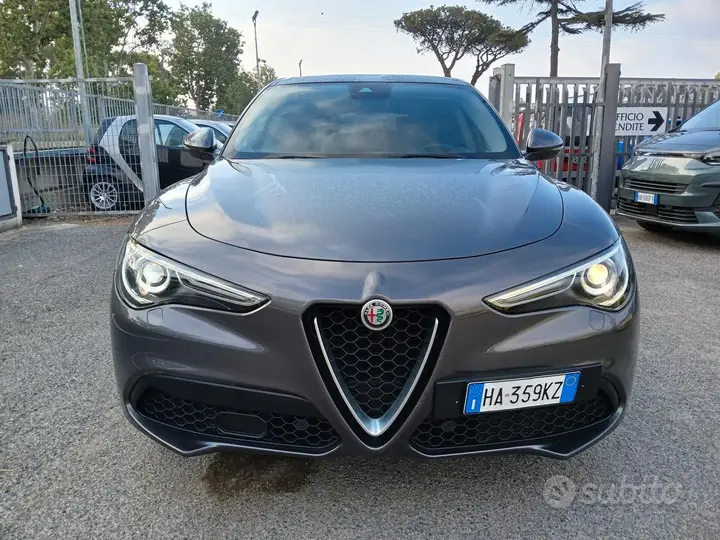 Alfa Romeo Stelvio 2018 photo 2