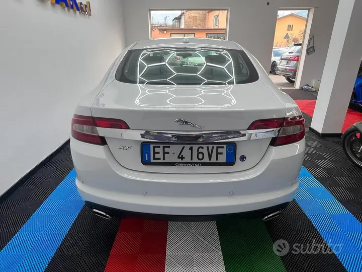 Jaguar Xf 2011 photo 5