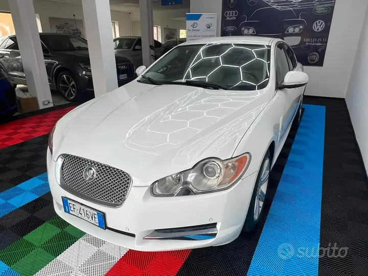 Jaguar Xf 2011 photo 3